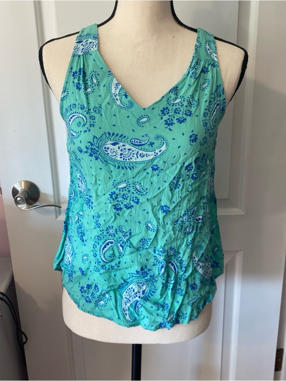 Old Navy Turquoise Paisley V-Neck Sleeveless Tank
